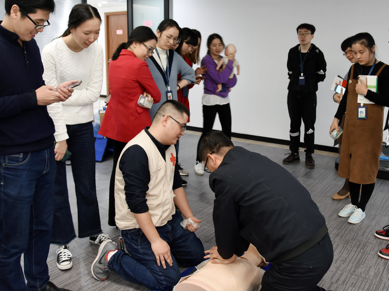 平潭红会开展应急救护知识培训进机关活动