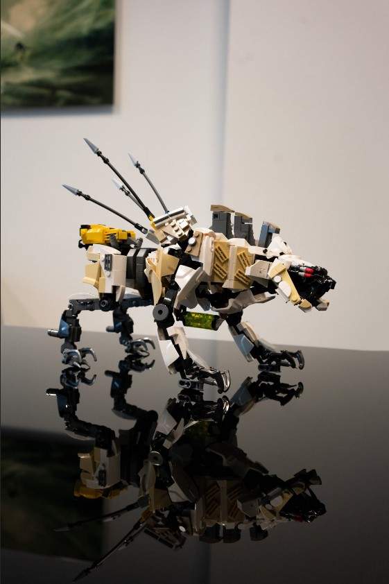 大神用乐高制《地平线:黎明时分》机械兽 还原度爆表