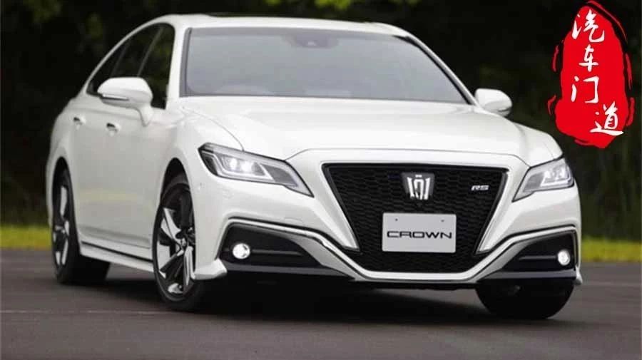 全新丰田皇冠要来了，大嘴设计内饰更年轻，然而还是被骂惨！