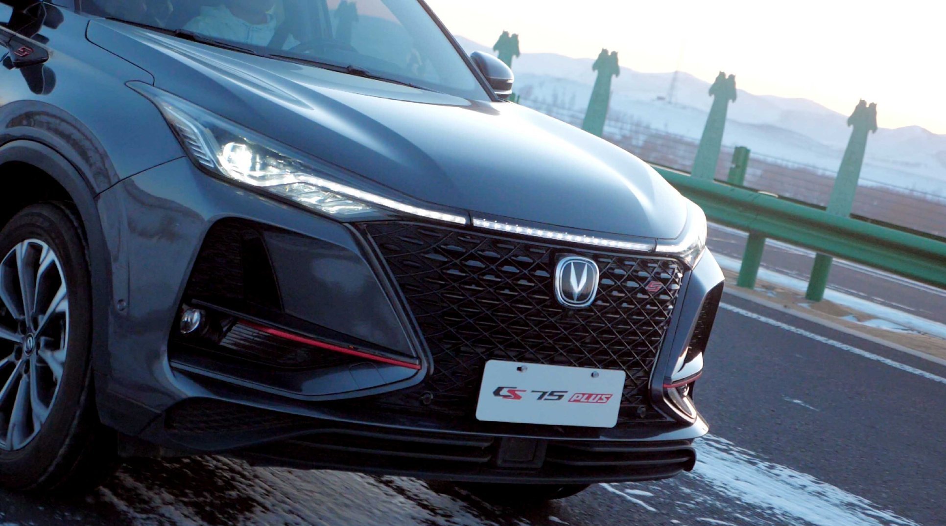 360牛米前驱SUV 略显粗暴 试驾长安CS75 PLUS