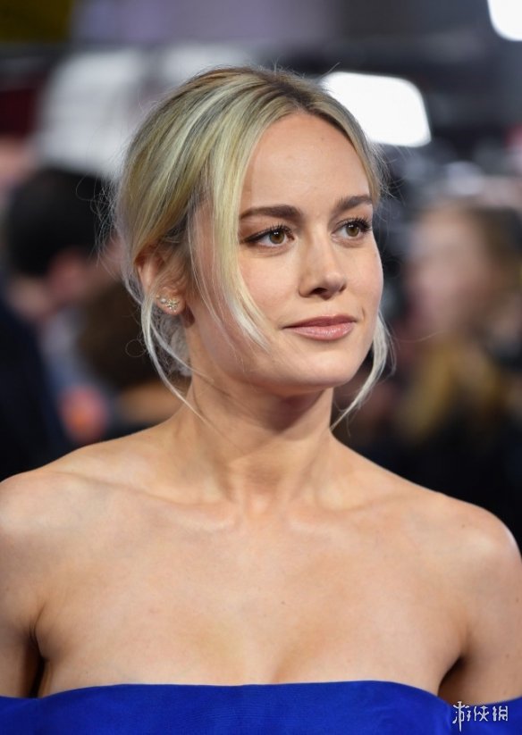 《惊奇队长》首映礼海量现场照 女神低胸装性感无比