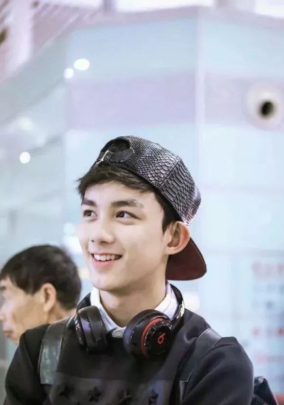 你也想和小奶狗谈恋爱?这种软萌男孩用英语