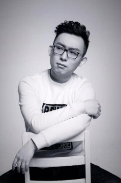 绝地求生刺激战场李泽言官配空降虎牙