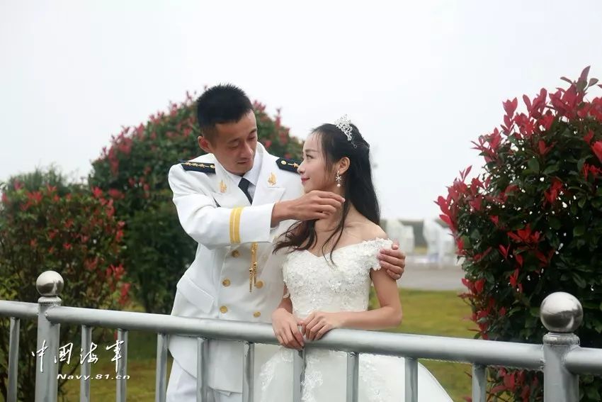 军礼服婚纱_婚纱礼服