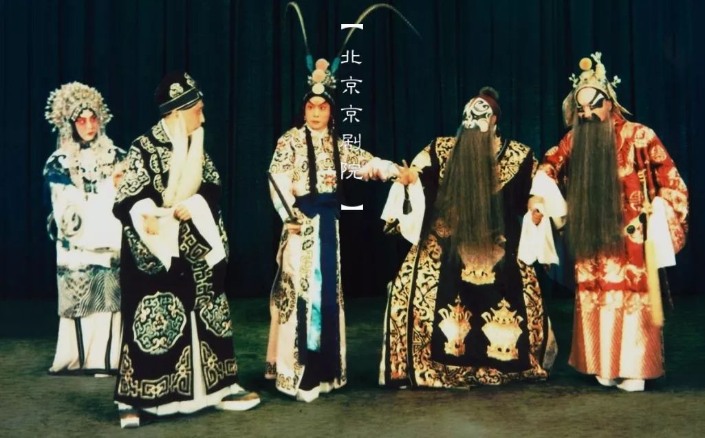 举办交流,品鉴京剧艺术活动,   奉献精彩剧目,展现国粹魅力