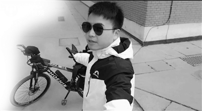 “硬核”班长千里走单骑 他要4年访遍全班54位同学家