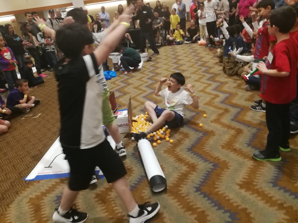 交大附小学子在RoboRAVE国际机器人竞赛中