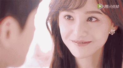 杨幂刘亦菲争眼睛最美女星,但最经典的她至今无人超越!