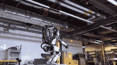 这些机器人都成精了?