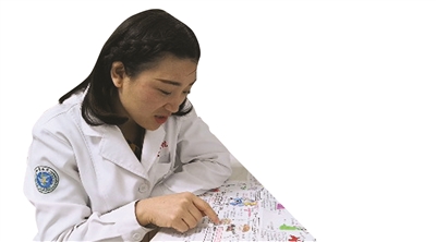 美女医生手绘动漫说病症 病人轻松看懂,还成为医学生教材