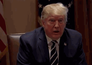 特朗普在白宫念稿支持情报机构调查 白宫却突然停电