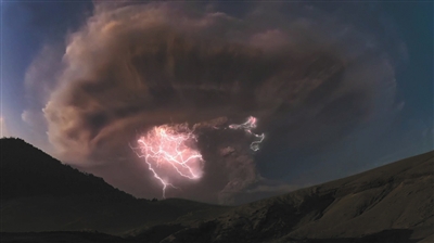 《巴塔哥尼亞：地球的隱秘天堂》裏，閃電和火山爆發場景是電腦合成的。