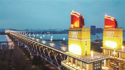 大桥出新了夜景有多美？看视频