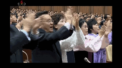 朝媒播出金正恩与会视频代表鼓掌聆听涉美讲话 金正恩 朝美 朝鲜 新浪新闻