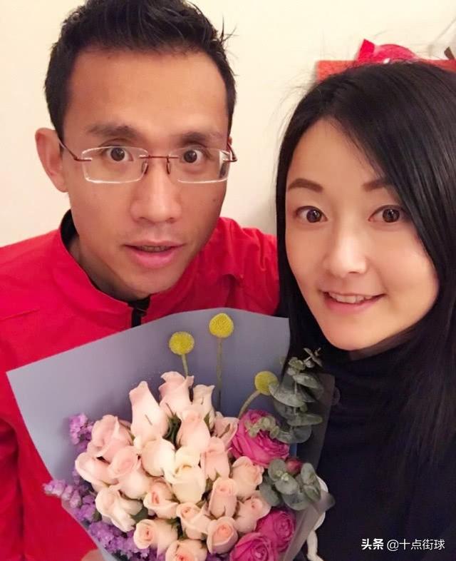1000万!继李娜之后,又一网坛传奇捐款湖北,曾在25岁嫁百亿富豪