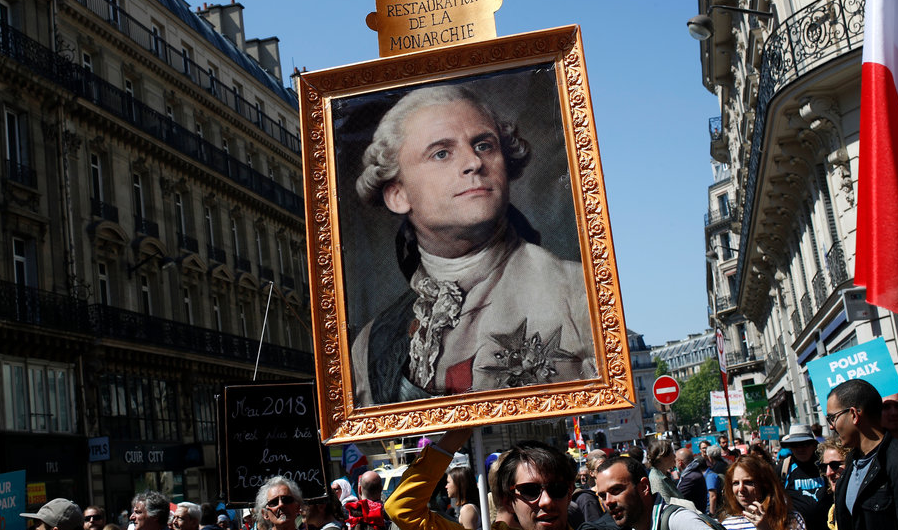  法王路易十六肖像画被P上了马克龙的头