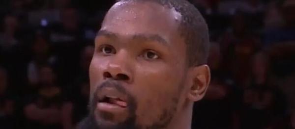 张佳玮|杜兰特投进绝杀三分时,他为什么不笑?