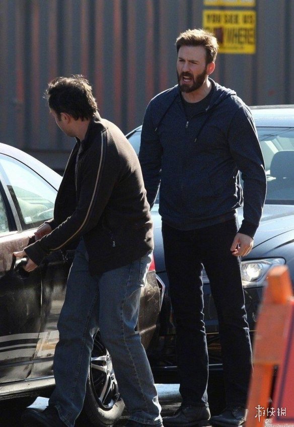 “美队”下岗再就业变检察官?新作《捍卫雅各布》片场照