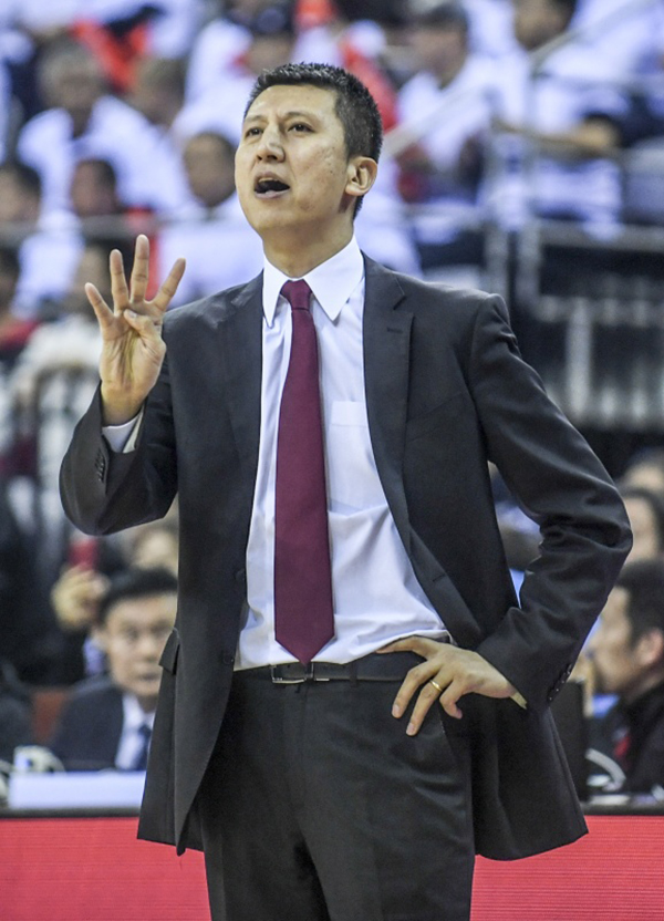 不再绷着脸 郭士强更衣室喊出憋了多年的话