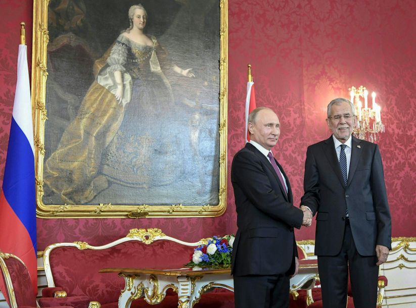 外媒:普京连任后首站访问奥地利 赞奥扮演俄欧