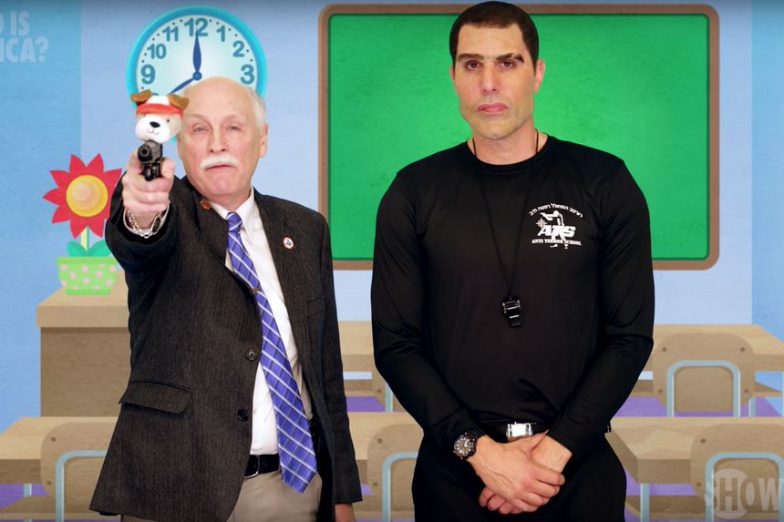 ▲科恩在节目的第一段视频中对枪支权利进行了令人恐惧但又滑稽的审视。