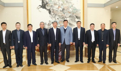 驻蒙古大使邢海明同西部战区副司令刘小午中将