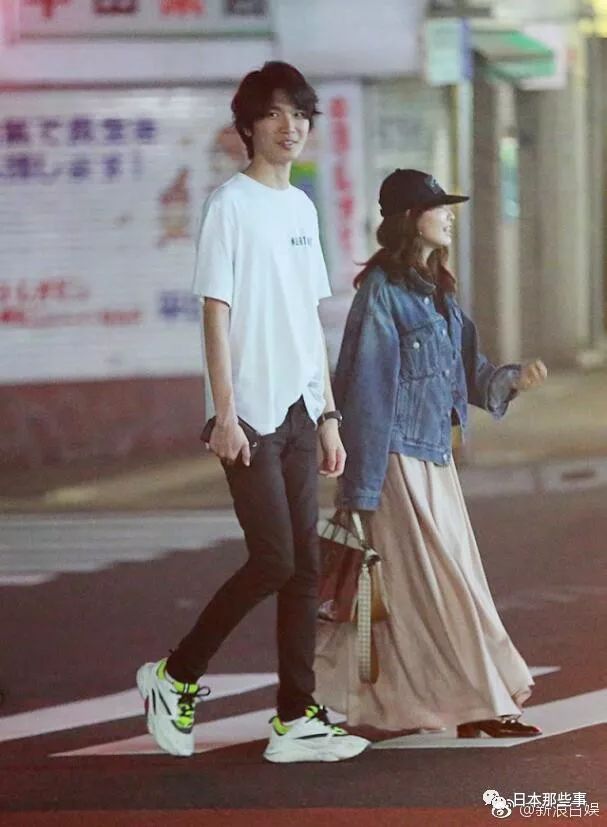 前AKB48成员篠田麻里子宣布结婚 获好友祝福