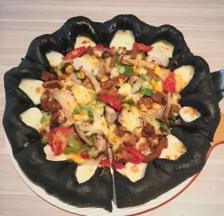 首测│肯德基超级塔可VS必胜客暗黑比萨,谁更