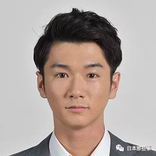 辻本佑香(大原优乃饰):不喜欢显眼喜欢角落,超级喜欢平凡的女生!