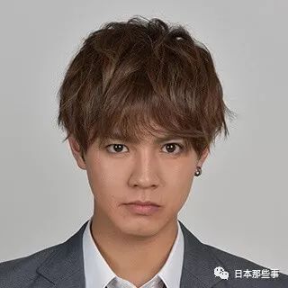 鱼住华(富田望生饰):柔道部之星!爱吃有魅力的有两面性的怪力女子
