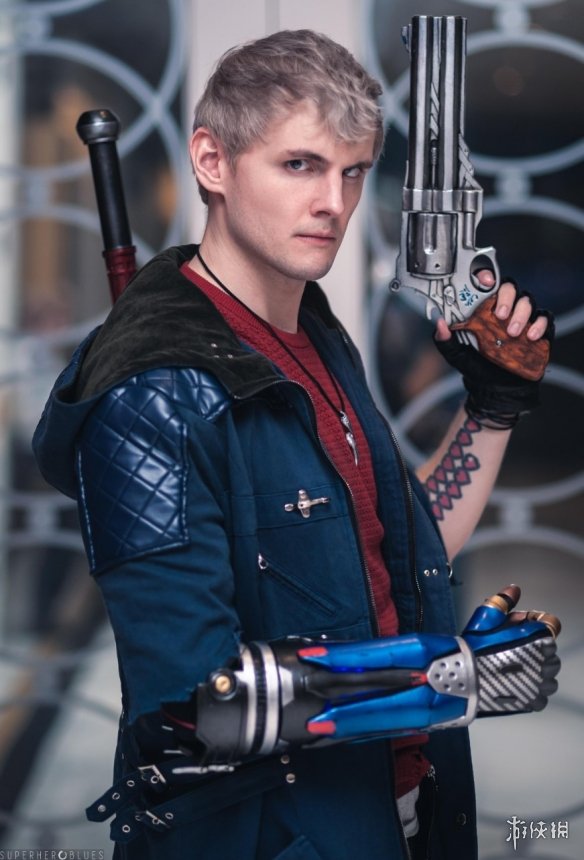 外媒:满分!SSS级!国外玩家Cos《鬼泣5》尼禄