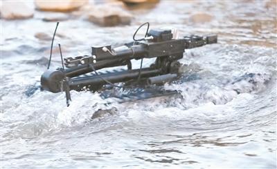 排爆机器人入列武警部队 获特战官兵高度评价(图)