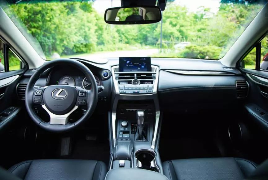 试驾｜Lexus NX300h：俊朗造型显刚毅 精湛内饰博芳心