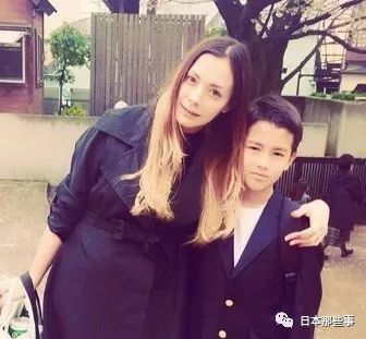 土屋安娜Instagram报告好消息 她竟然生第四胎了