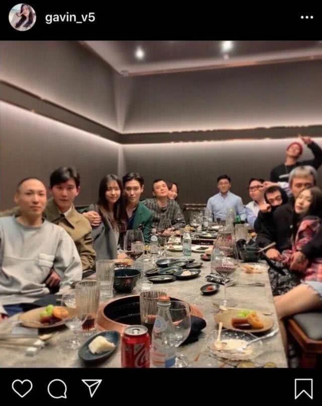 崔胜铉疑似恋情曝光,与金佳彬亲密搂抱,还有多种情侣款