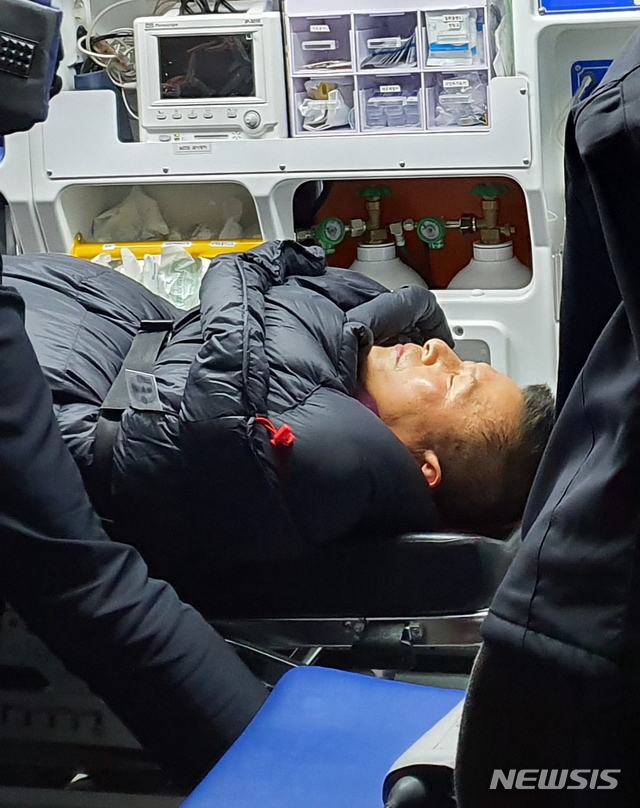 27日晚,绝食第八天的黄教安突然昏迷。(纽西斯通讯社)