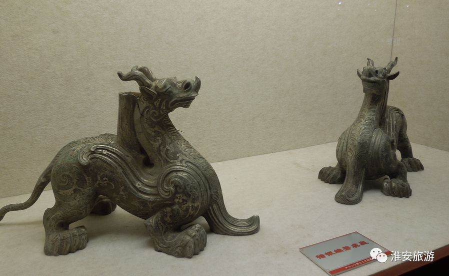 一日观遍秀丽河山，享尽人间至味。