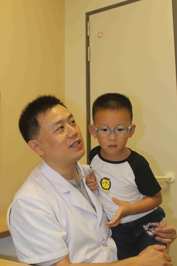 江苏省人民医院眼科医生刘虎:虎大大和他的百