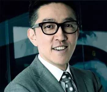 据说他本来就是深恭的粉丝,两人住所也是步行几分钟的距离。