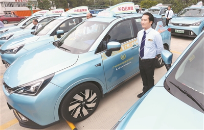 首批纯电SUV的士上路 起步价12元|起步价|出租