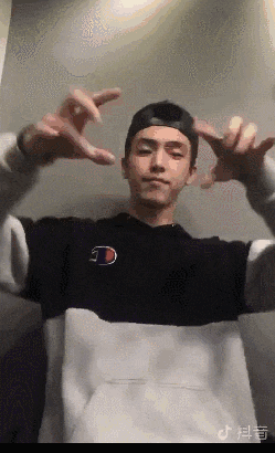 天天玩抖音,你知道抖音上最火的曲子是哪些吗