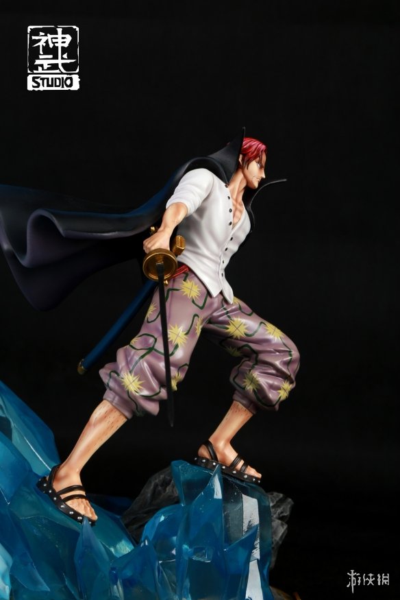 勇气拯救世界那几秒《海贼王》赤犬VS克比、香克斯雕像公开