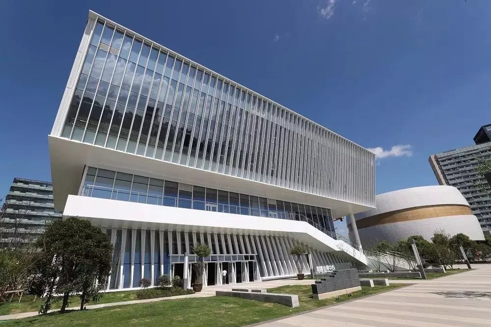 吕梁大学城怎么找大学生