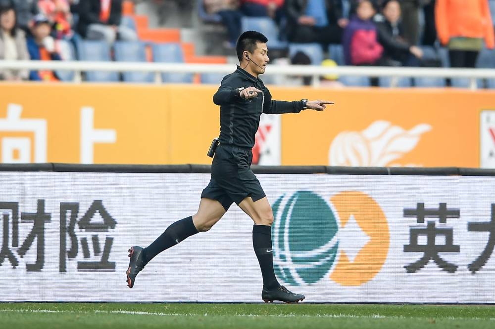 记者袁野:傅明接下来有亚足联执法任务