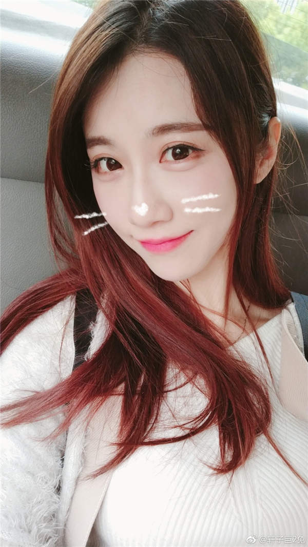 哈登神勇全靠她?“ASMR第一女神”晒火箭队13号球服