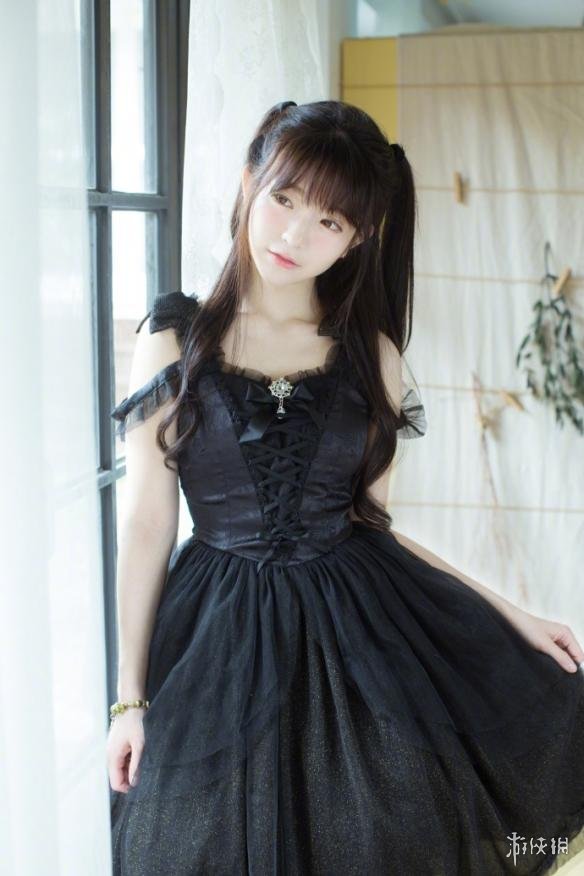 韩国一美少女yurisa哥特萝莉小裙子 可爱俏皮挡不住