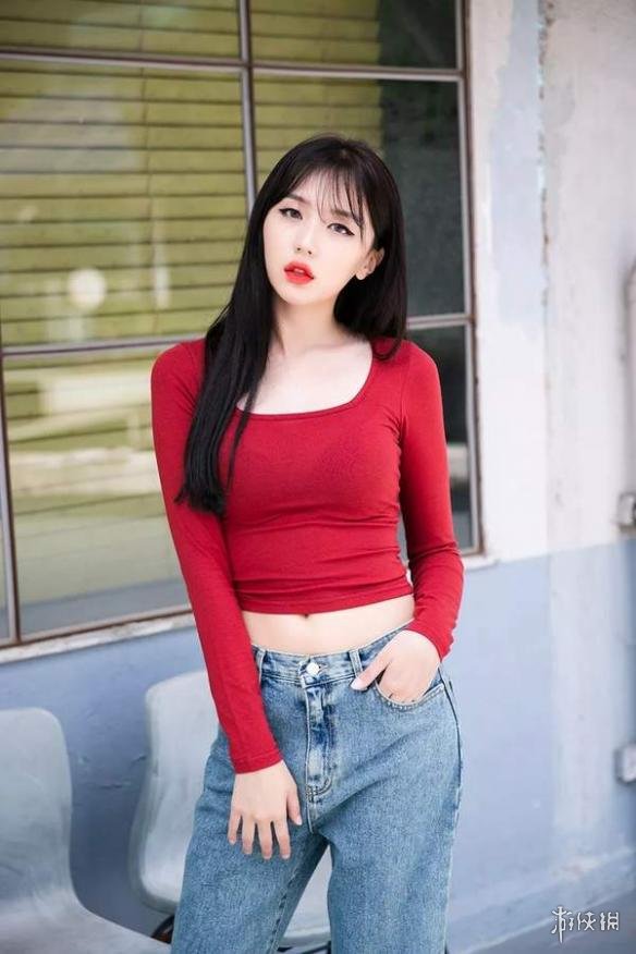 韩国美女李太恩福利美照 白皙的小蛮腰令人挪不开眼