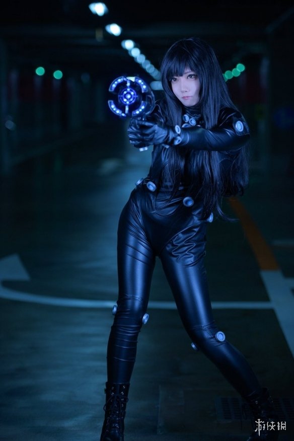 日本萌妹Cos《杀戮都市》山咲杏 紧身皮衣完美身材
