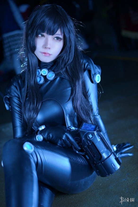日本萌妹Cos《杀戮都市》山咲杏 紧身皮衣完美身材