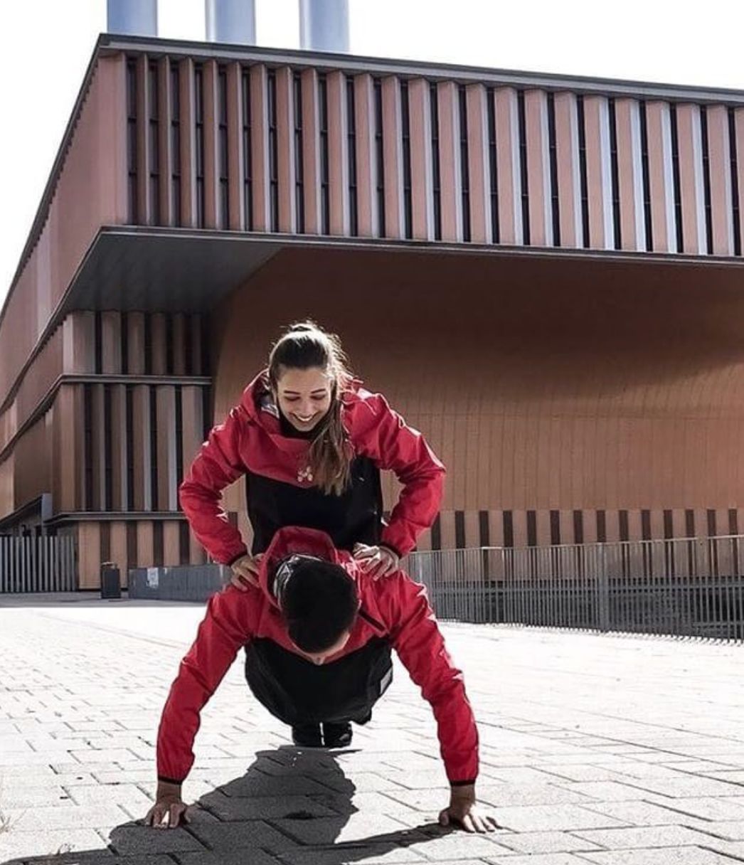 每小时多消耗 230 卡路里,减肥就穿这件暴汗服